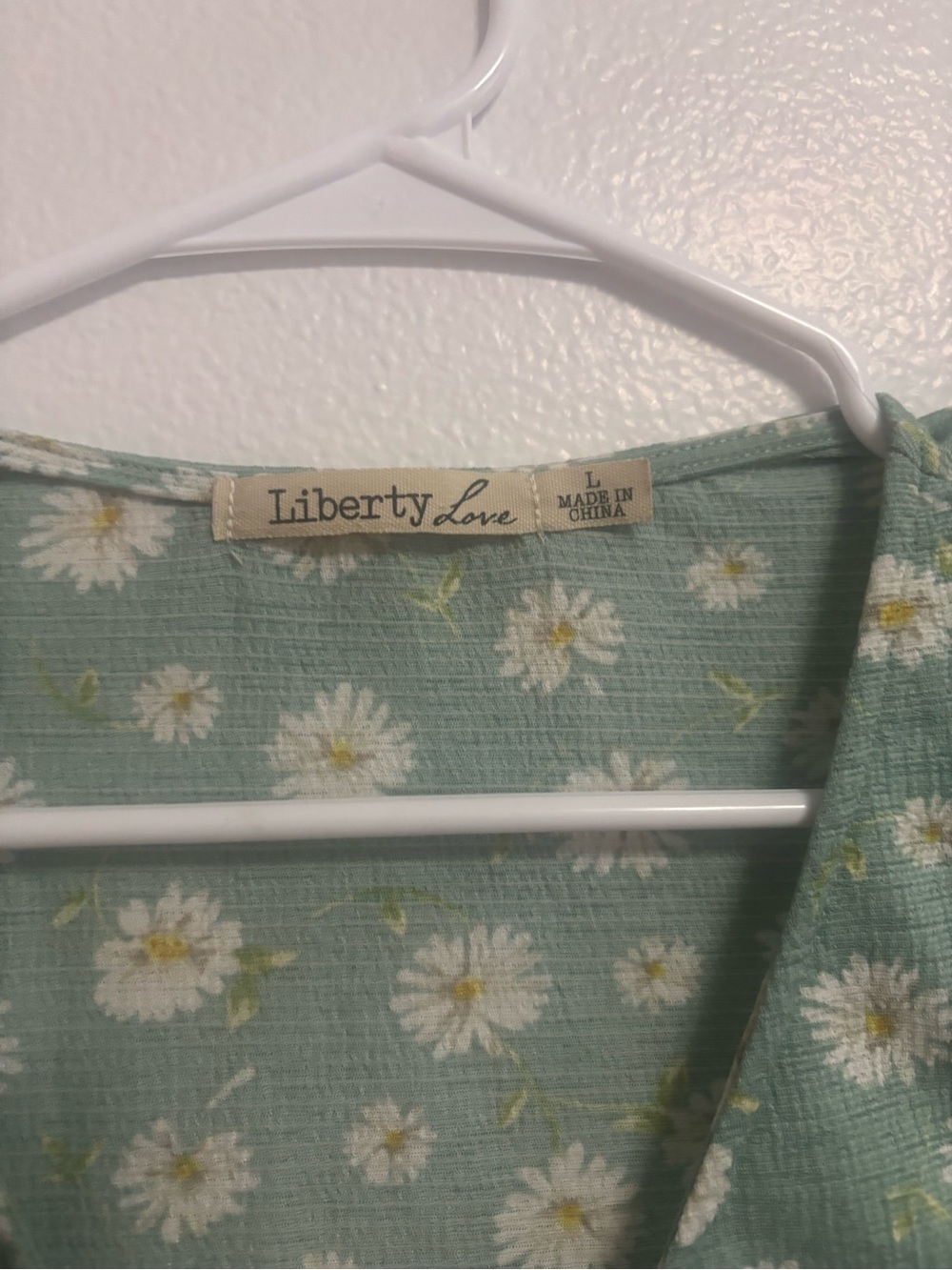 Liberty Love Sage Green Daisy Print Front-Tie Tee — Women’s Size Large - Picture 3 of 5